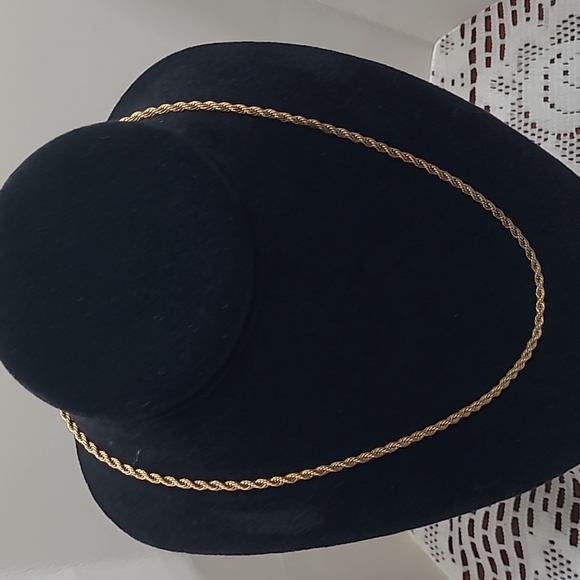 Elegant Gold Plated Rope Chain Necklace - Picture 4 of 4